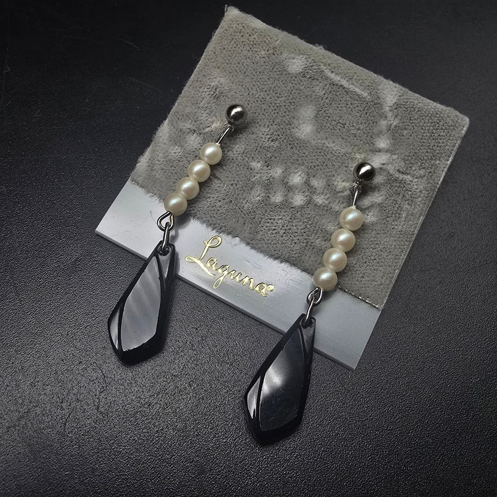 Laguna Faux Pearl Black Faceted Tear Drop Earrings NOS On Card 1980s #2